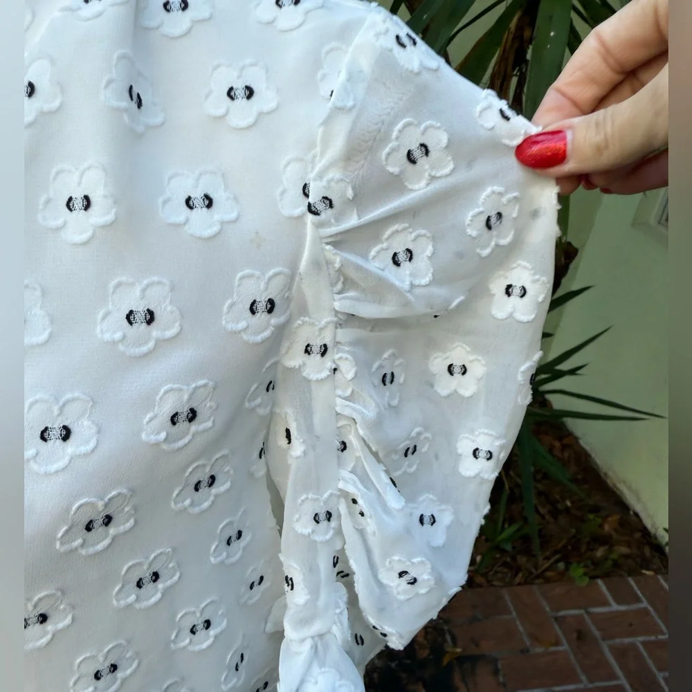 Anthropologie Daisy White V Neck Puff Sleeve Shirt